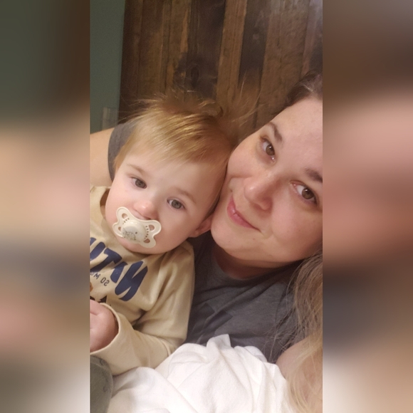 Meet your Posher, Amanda - Picture 3 of 6